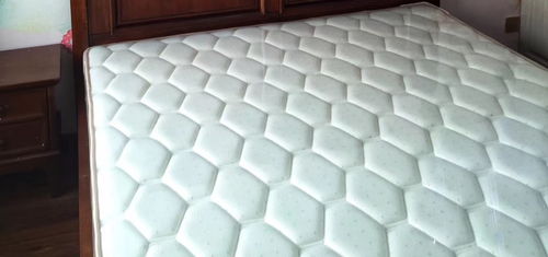 乳膠床墊掉渣問題 原因、影響與解決之道